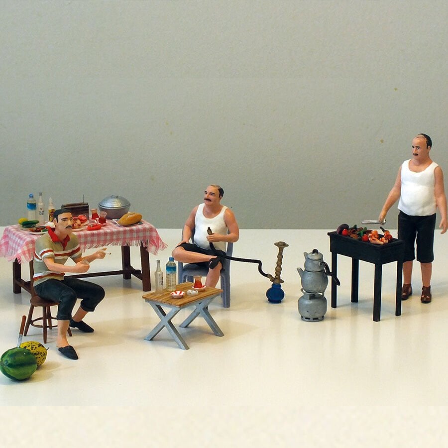 Kamyoncu Dayılar piknikte 3 lü Reçine Figür seti 1.18 Ölçekli