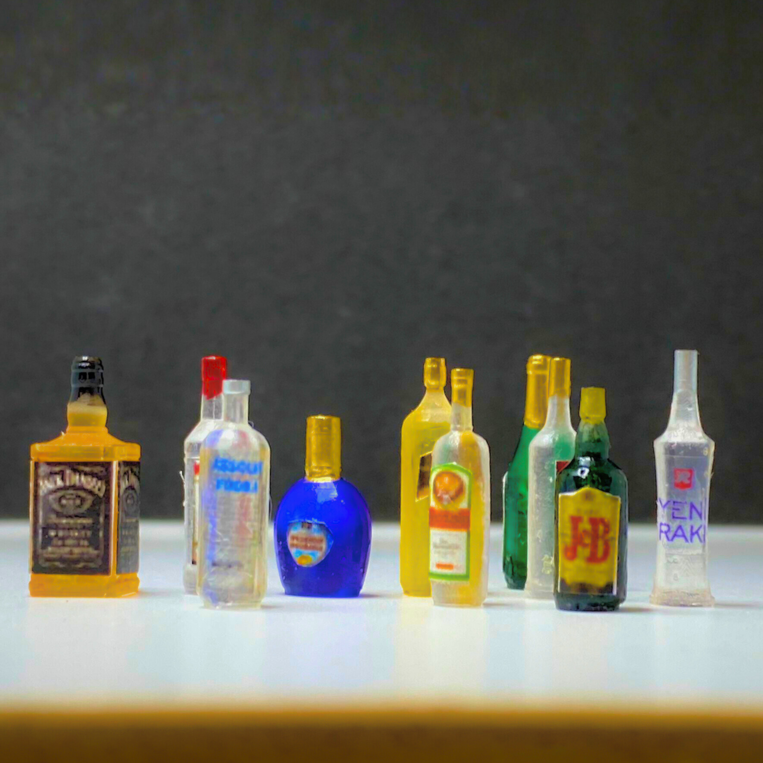 Minyatür İçki Şişeler etiketli 10lu paket 1.18 ölçek