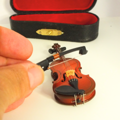 Minyatür Keman