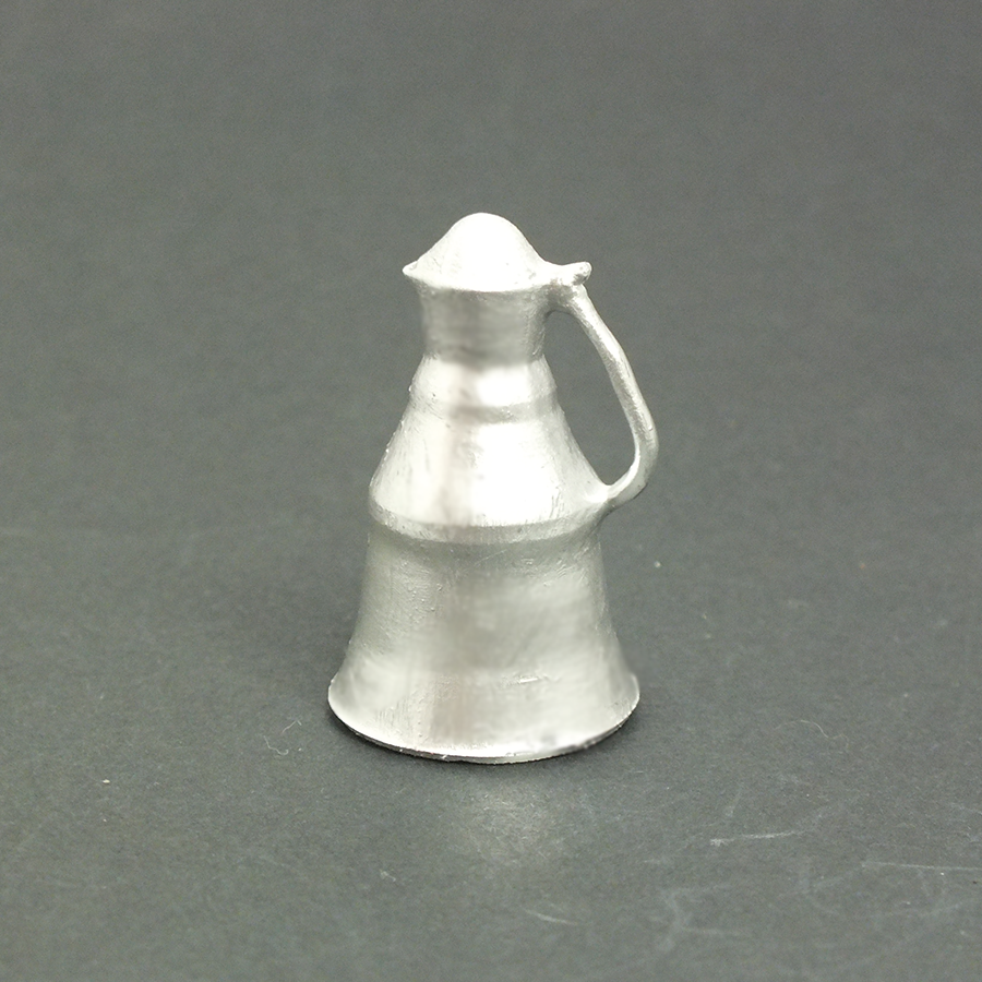 Minyatür Reçine Güğüm – Nostaljik Dollhouse Aksesuarı 3.5 cm