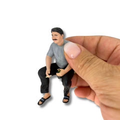 1:18 Ölçekli Kamyoncular Sohbeti 3 lü Figür Seti