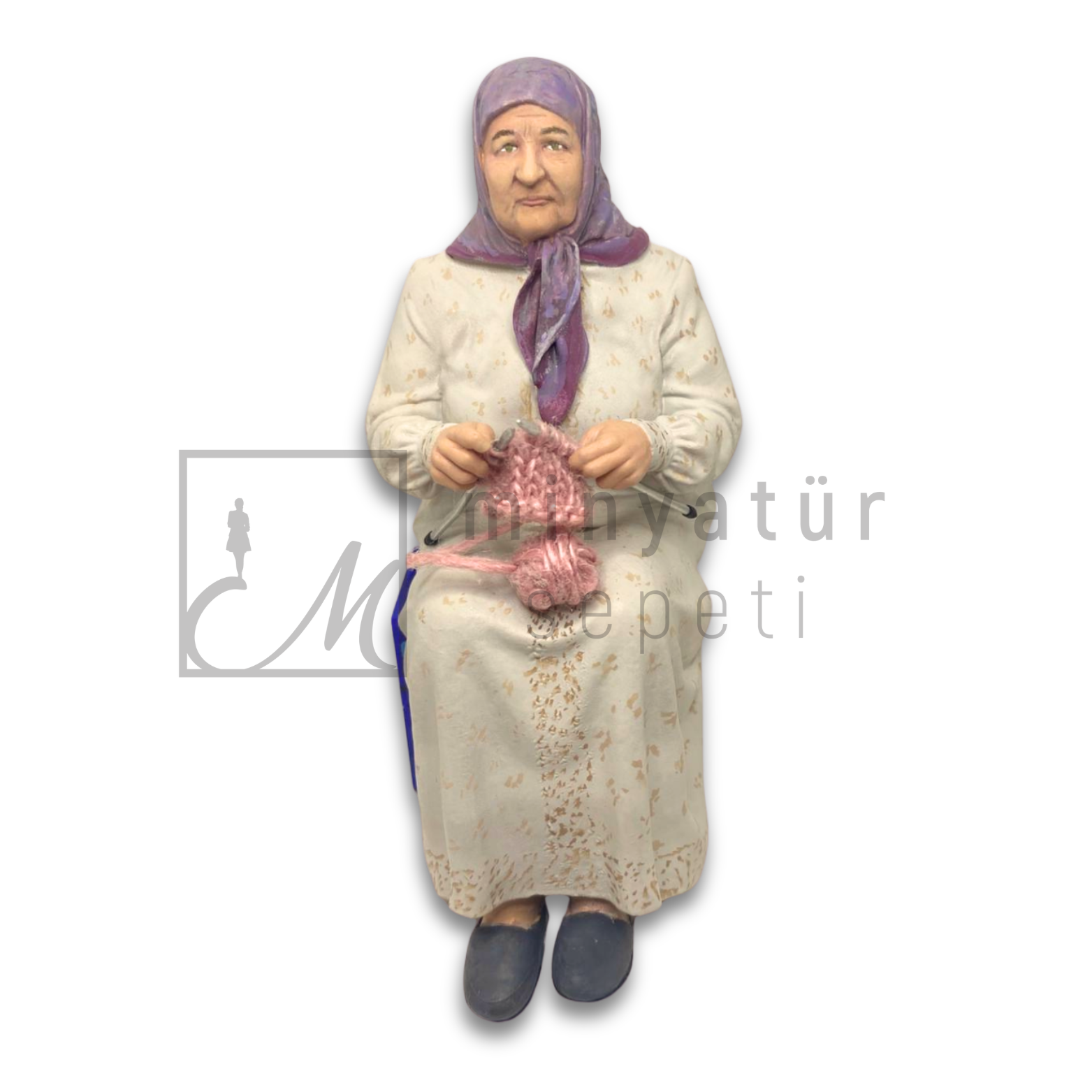 Örgü ören Kadın Figürü 1.10 ölçek