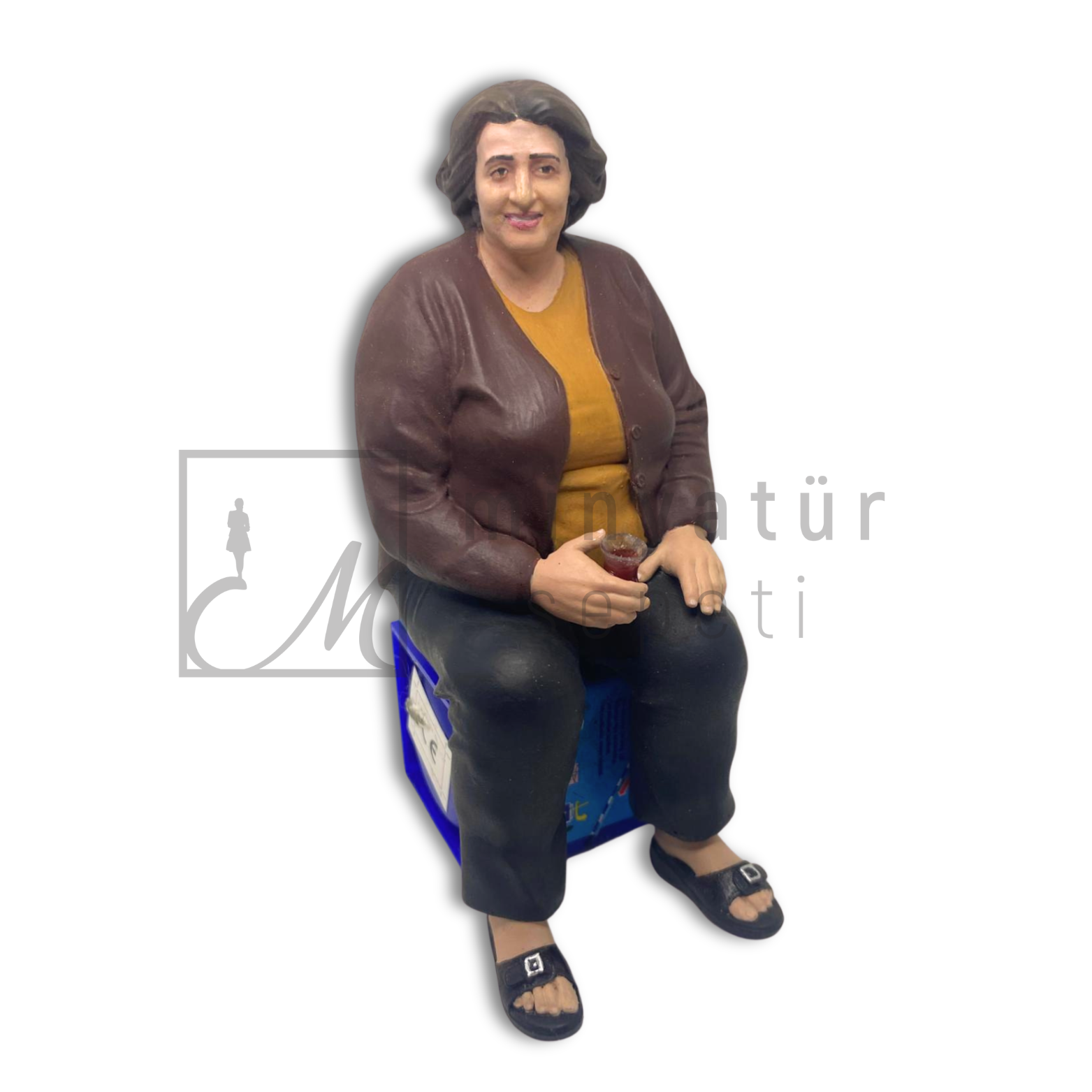 Çay içen Kadın Figürü 1.12 ölçek