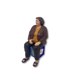 Çay içen Kadın Figürü 1.12 ölçek