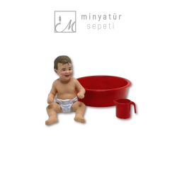 Minyatür Leğende Yıkanan Bebek Figürü Seti (3 Parça)