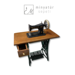 Minyatür Nostaljik Dikiş Makinesi