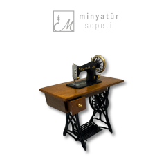 Minyatür Nostaljik Dikiş Makinesi